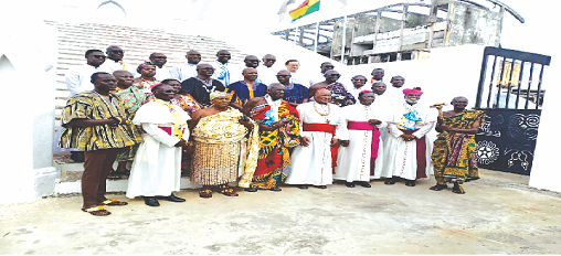 Cardinal Napier with the Nuncio, Bishops, Osabarima Kwesi Atta II, Oguaamanhen, his elders and some Priests.